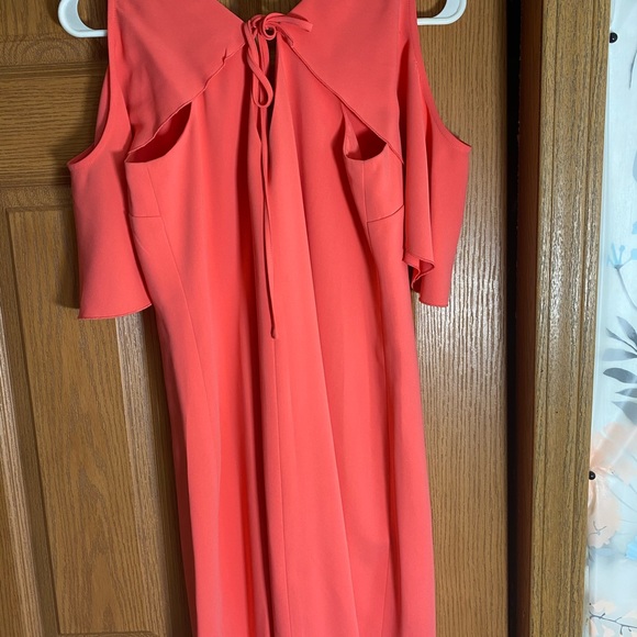 NWT Trina Turk pink ruffle v-neck open back cold shoulder mini dress - Picture 7 of 8